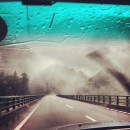 uchien / 堀岡 亜樹